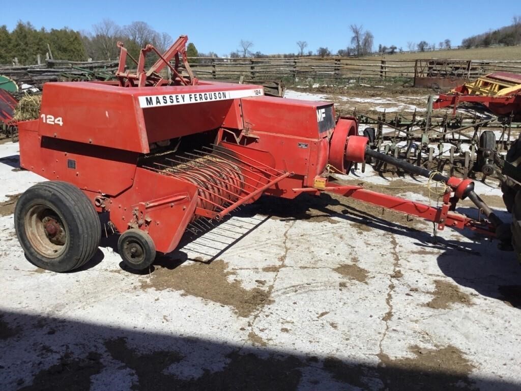 MF Square Baler 124