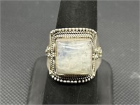 925 Silver w/ Moonstone Ring, Size 8.25
, TW 8.0g