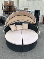 Round Patio Daybed w/Cushions & Shade