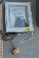 picture of seagull and figurine
