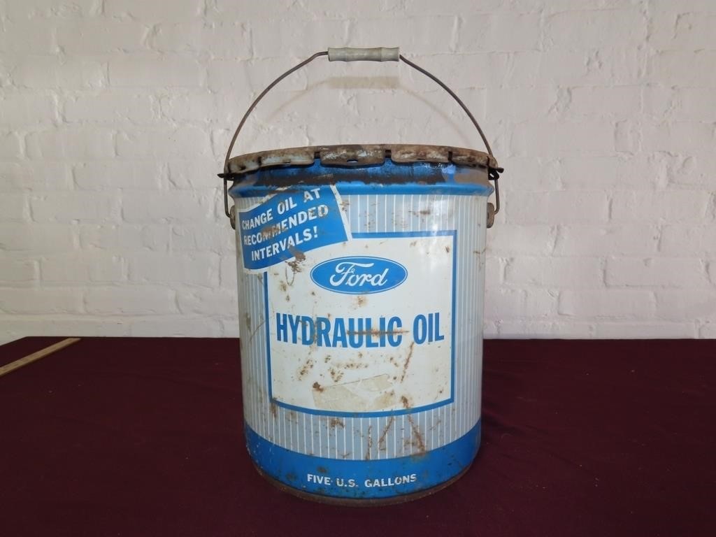 5-Gallon bucket Ford Hydraulic oil.