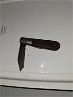 Old Barlowe knife has flaws