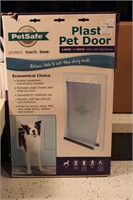 New Pet Safe Pet Door in Orig. Box