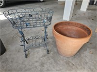 Terracotta Planter & Metal Stand