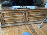 Four drawer chest with mirror