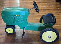 John Deere Ertl No.520 Metal Toy Pedal Tractor