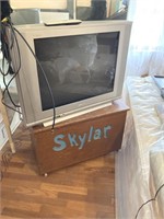 Sonyo TV & wooden box