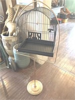 Freestanding birdcage