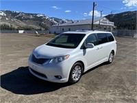 '15 Toyota Sienna Mini Van