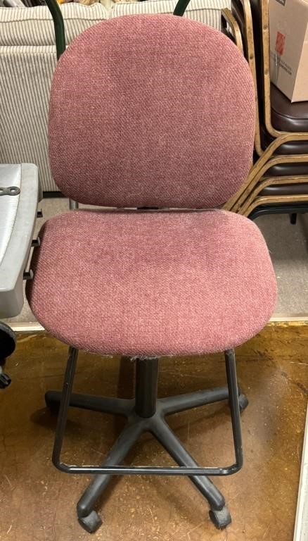 Tall  Office Chair ( NO SHIPPING)