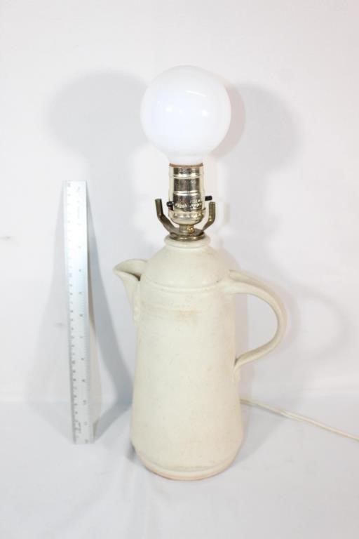 Vtg Ceramic Pitcher Table Lamp