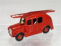 DINKY TOYS 25 STREAMLINED MERRYWEATHER FIRE ENGINE