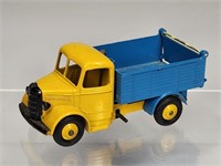 DINKY TOYS 410 BEDFORD TIPPER TRUCK - YELLOW BLUE