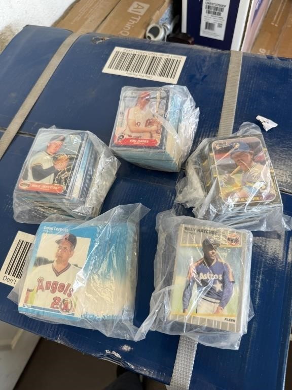 Lot of Baseball Cards Collection