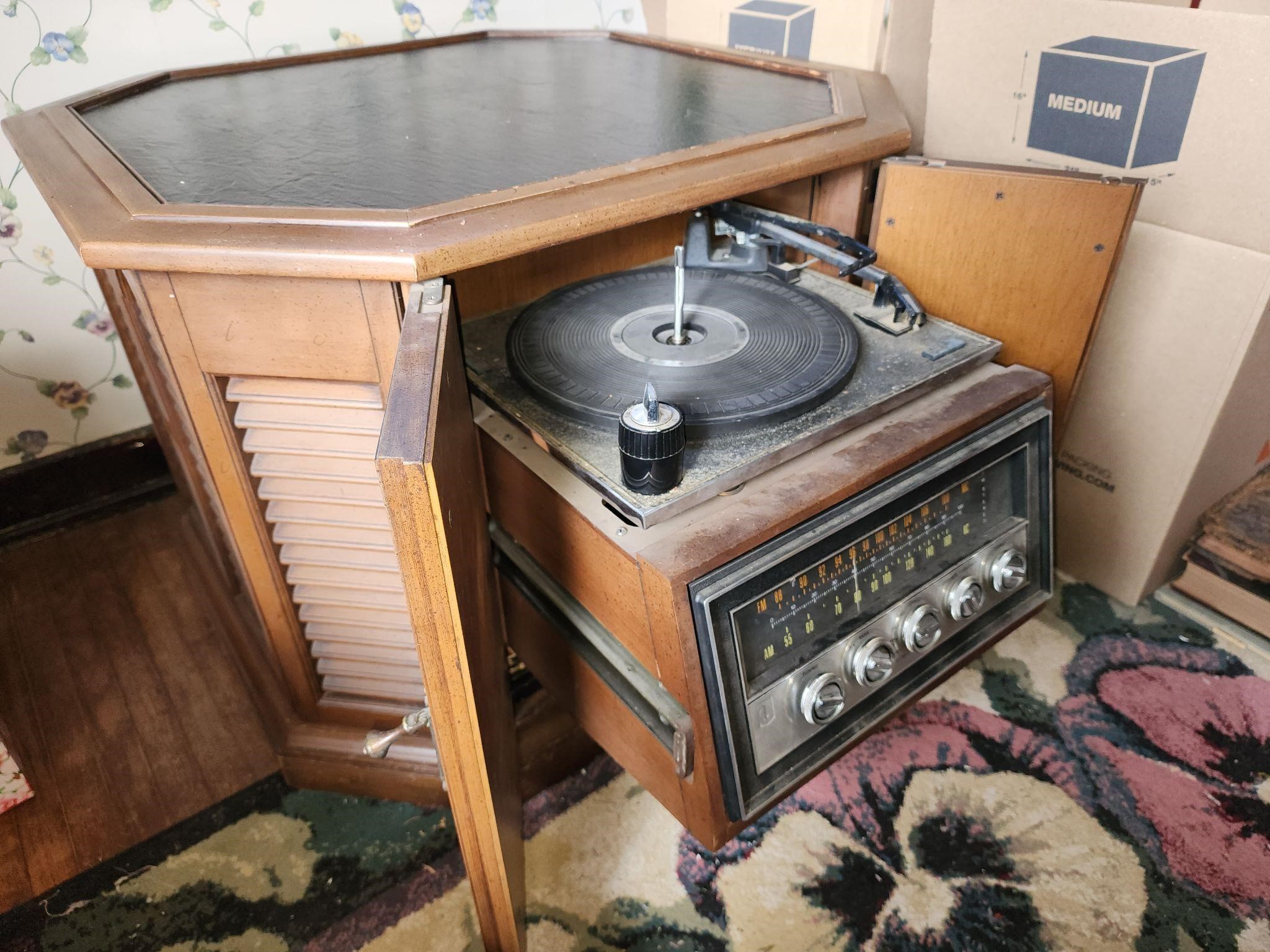 Octagon Table, Built in Stereo, Turntable, LP's