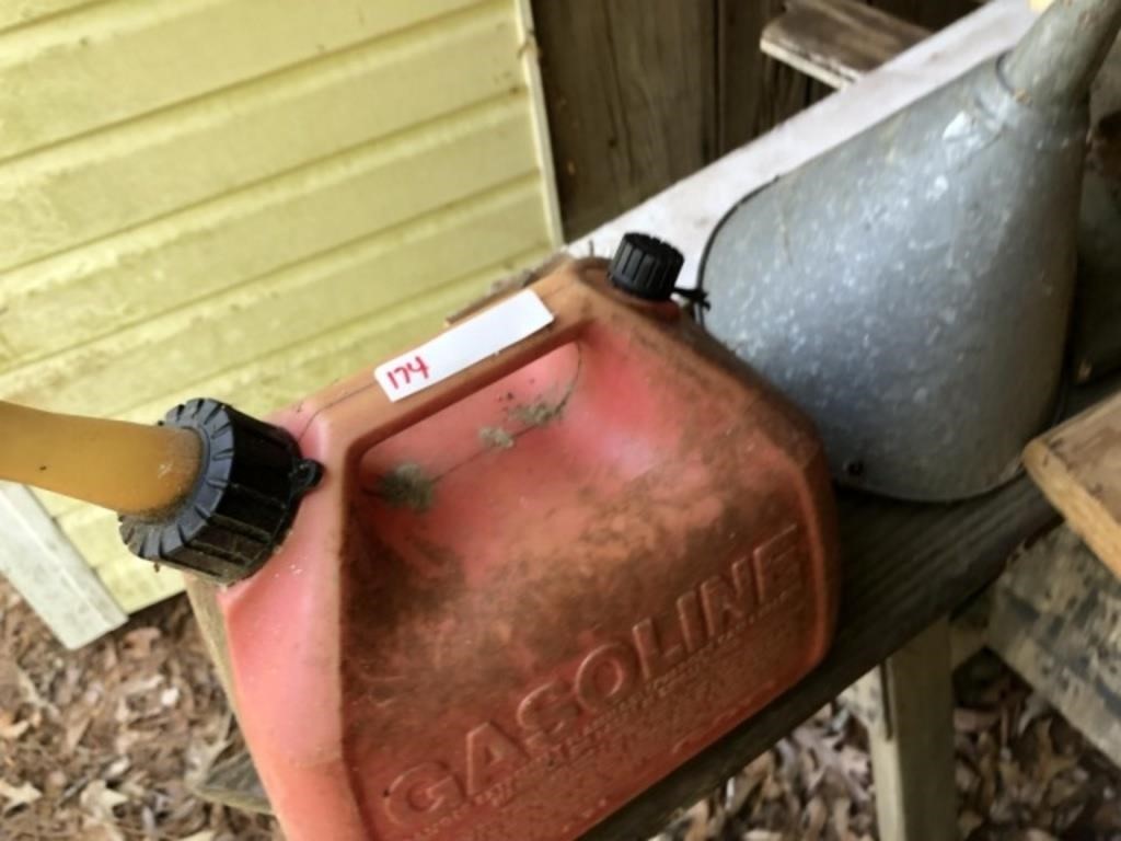 2.5 Gallon Fuel Can + Metal Funnel