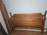 PINEAPPLE POSTED BED FRAME - FULL SIZE
