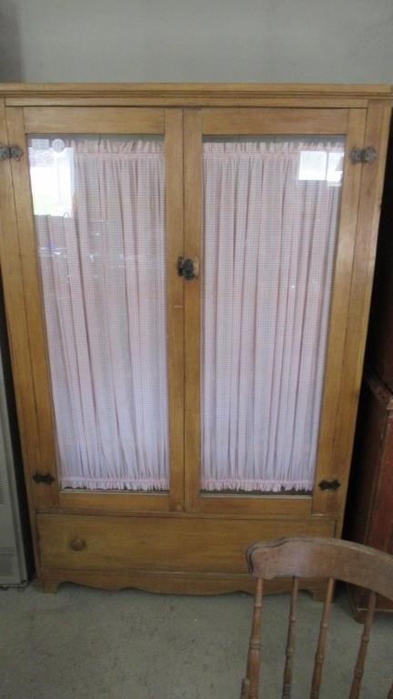 DOUBLE GLASS DOOR KITCHEN CABINET W/BOTTOM DRAWER