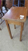 SM PINE SIDE TABLE