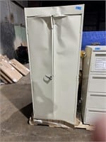30"x15"x72" 2-Door Metal Cabinet w/ 4 shelves, pic