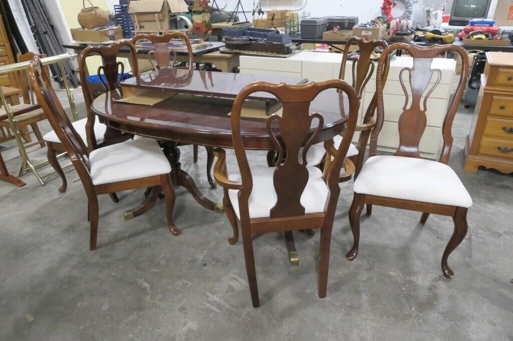 Dining Room Table & Chairs (American Drew brand)