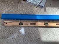 Mayes wood level with case