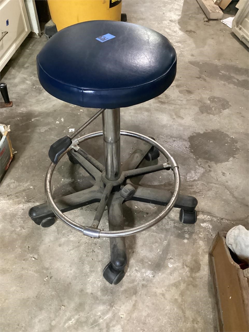 Rolling work stool