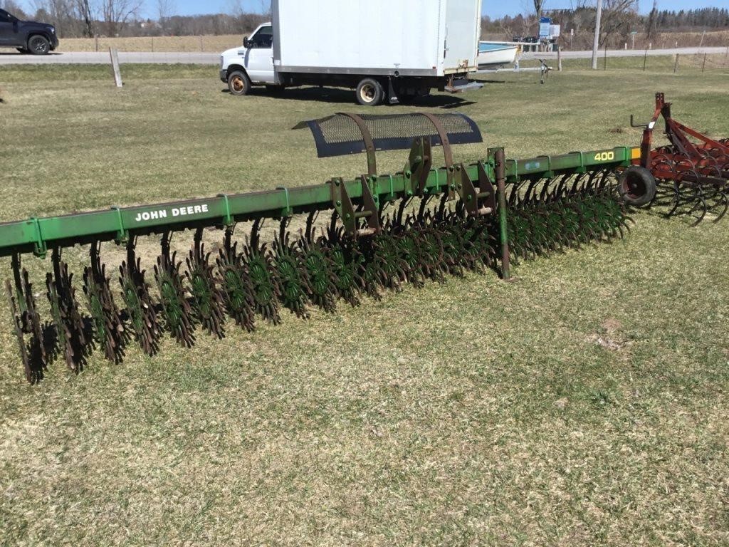 John Deere 15 1/2' Aerator