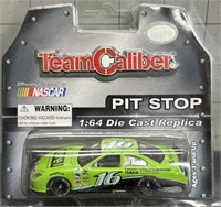 Team Caliber pit stop car #16