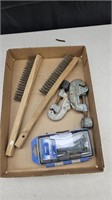 Pipe cutters and brushes