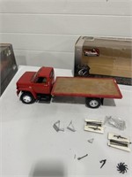 HIGHWAY 61 COLLECTIBLES 1975 HEAVY-DUTY FLATBED