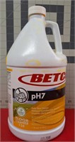 Betco pH7 Daily floor cleaner