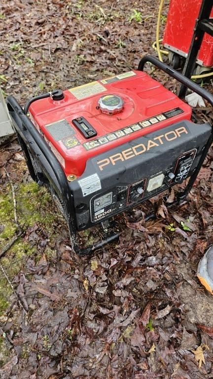 Predator  generator 1800 watt runs