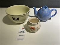 VTG Hall Cadet W/ French Flower, 2 Cup Teapot