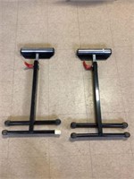 Pair of adjustable roller stands