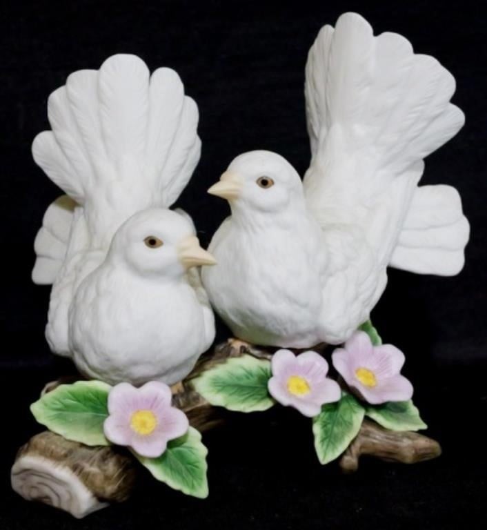 Courtship Doves figurine, 4.5"