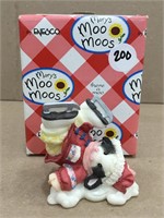 1998 Mary's Moo Moos # 372765 Figurine