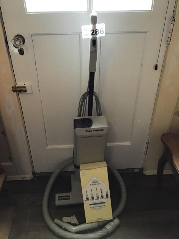 ELECTROLUX UPRIGHT SWEEPER