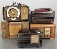 5 vintage radios including bakelite, etc. - Philco