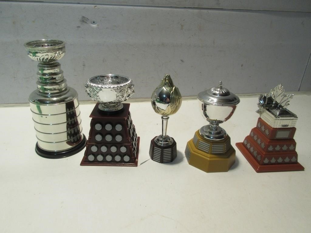 LOT ASSORTED TROPHIES