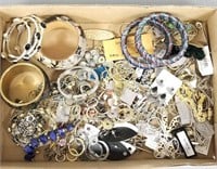 Group of designer style jewelry (some with tags)