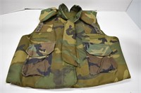 US Army Camo Body Armor Protective Vest Size L