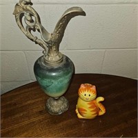 cat & urn