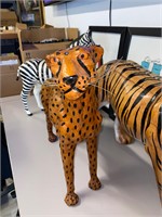 CHEETA STATUE 18x18 inch