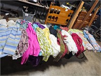 20+ women's garments - mostly XL tops