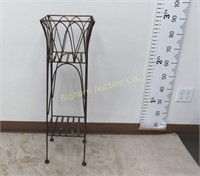 Indoor/Outdoor Metal Plant Stand