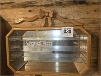 Curio display cabinet w/ glass shelves21" x 27" &