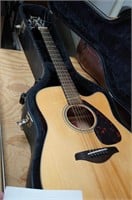 Yamaha acoustic guitar w/pickup Model FGX700 SC