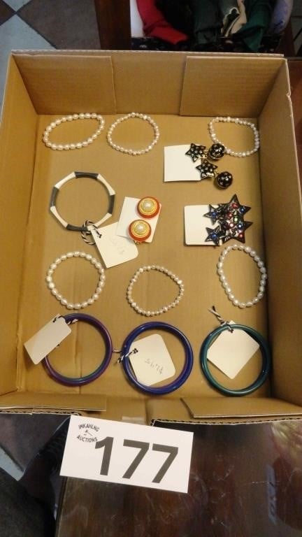 Jewelry – Bracelet / Earrings
