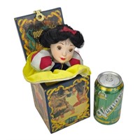 VINTAGE ENESCO SNOW WHITE MUSICAL JACK IN THE BOX